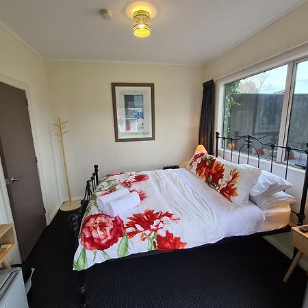 Central Masterton Sleepout Eksteriør bilde